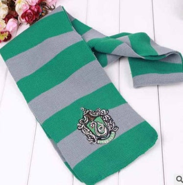 College badge scarf