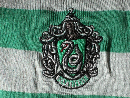 College badge scarf
